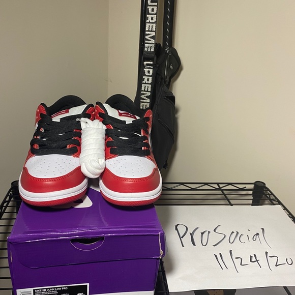 Nike SB Dunk Low Pro “Chicago” 5.5y / 7W - Picture 3 of 6